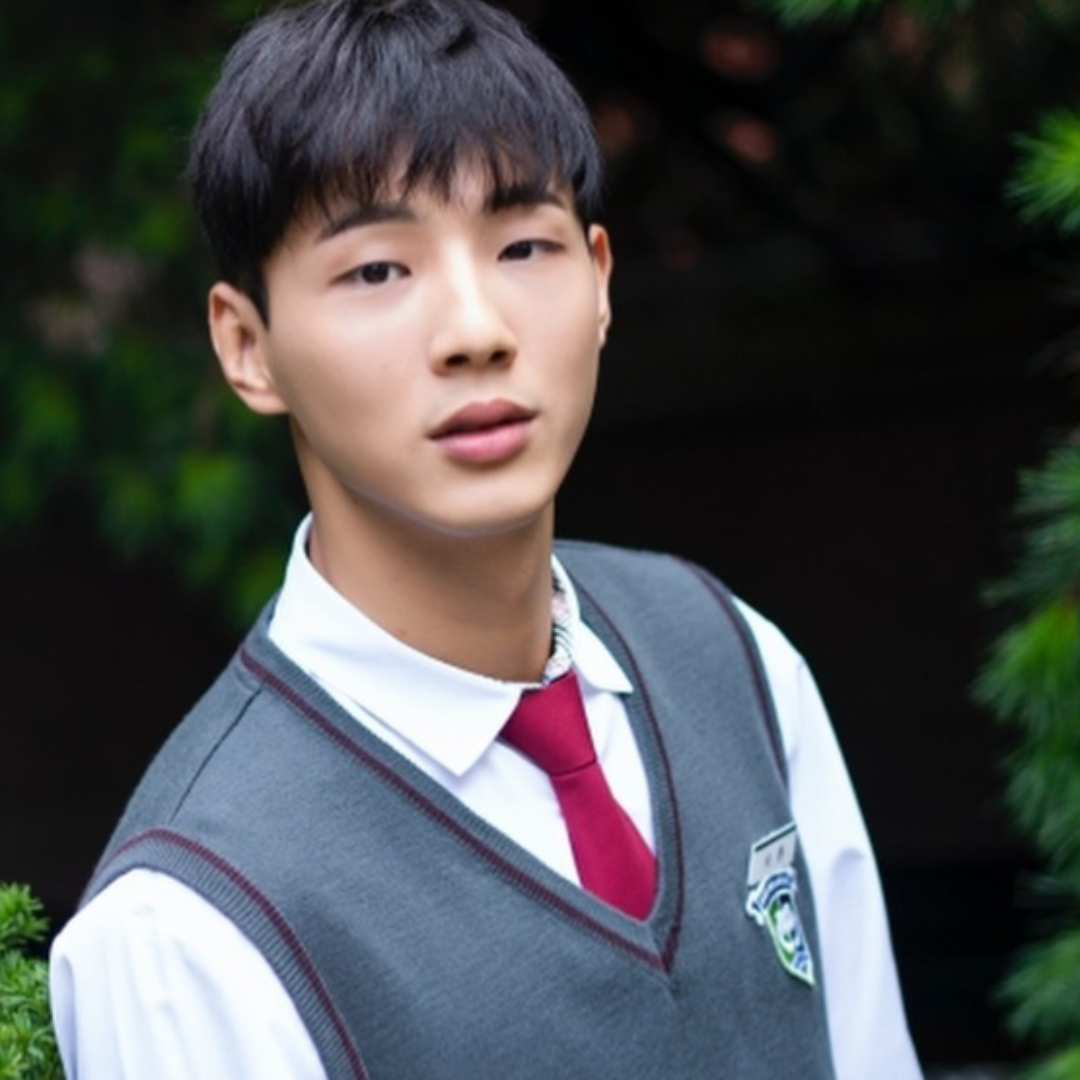 지수-교복입은-모습