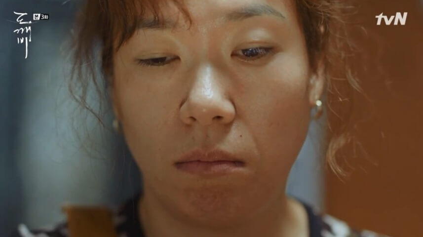 정말 완벽한 연기가 아닐 수 없습니다. 도깨비에서 열연 중인 염혜란