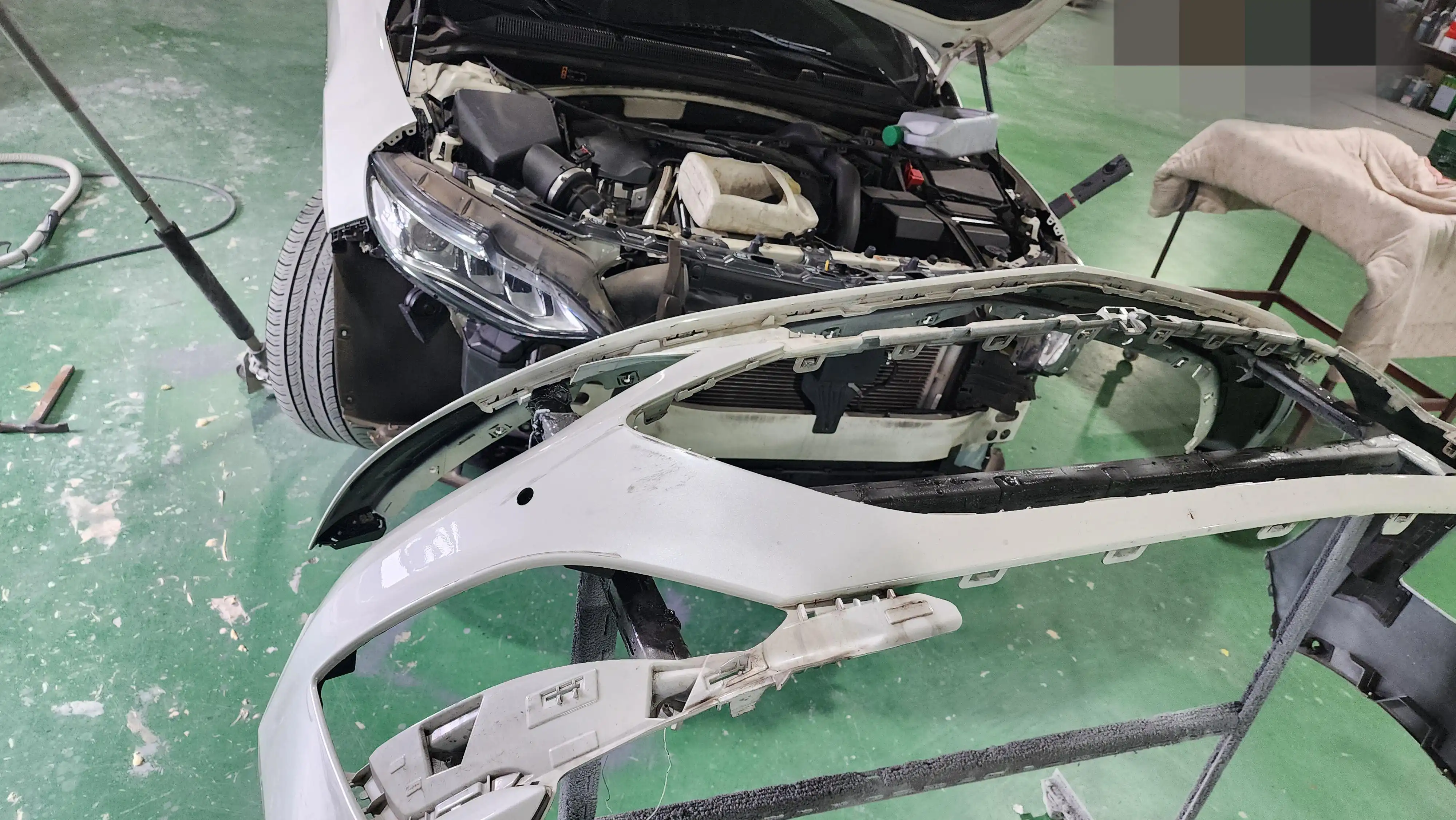 범퍼 탈거 모습