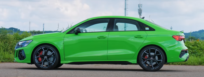 국내출시-아우디RS3-그린색상