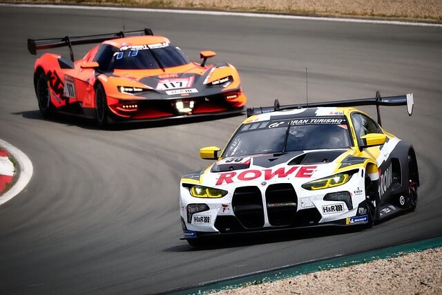 실제 주행 연비로 뽑은! 2025 연비 좋은 자동차 TOP10