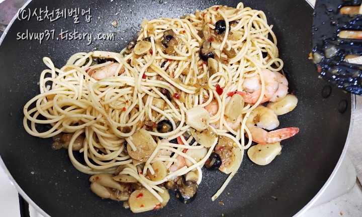 이마트 마늘 듬뿍 새우 파스타 후라이팬 조리
