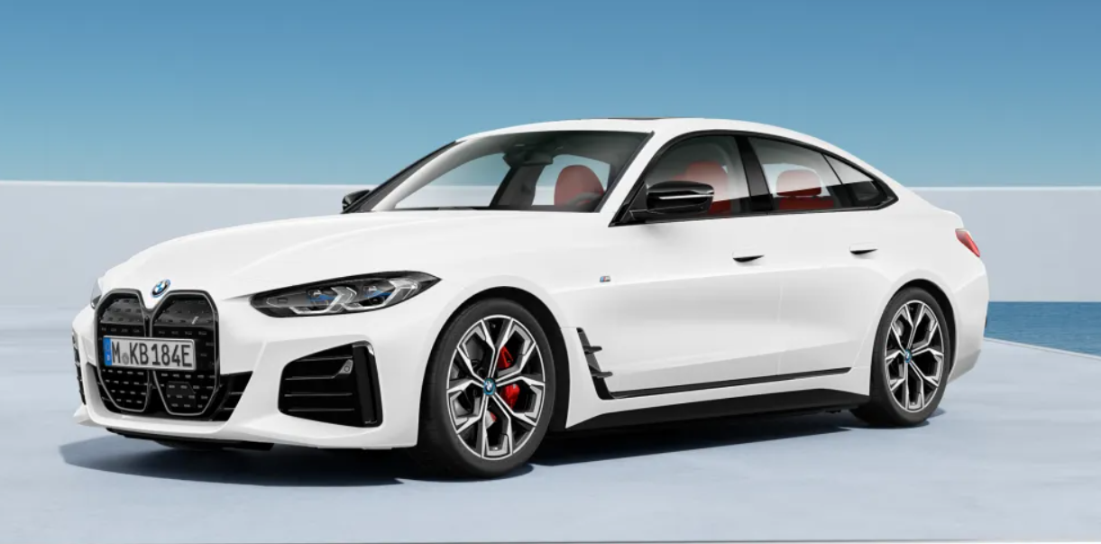 BMW i4의 멋지고 화려한 외관의 이미지