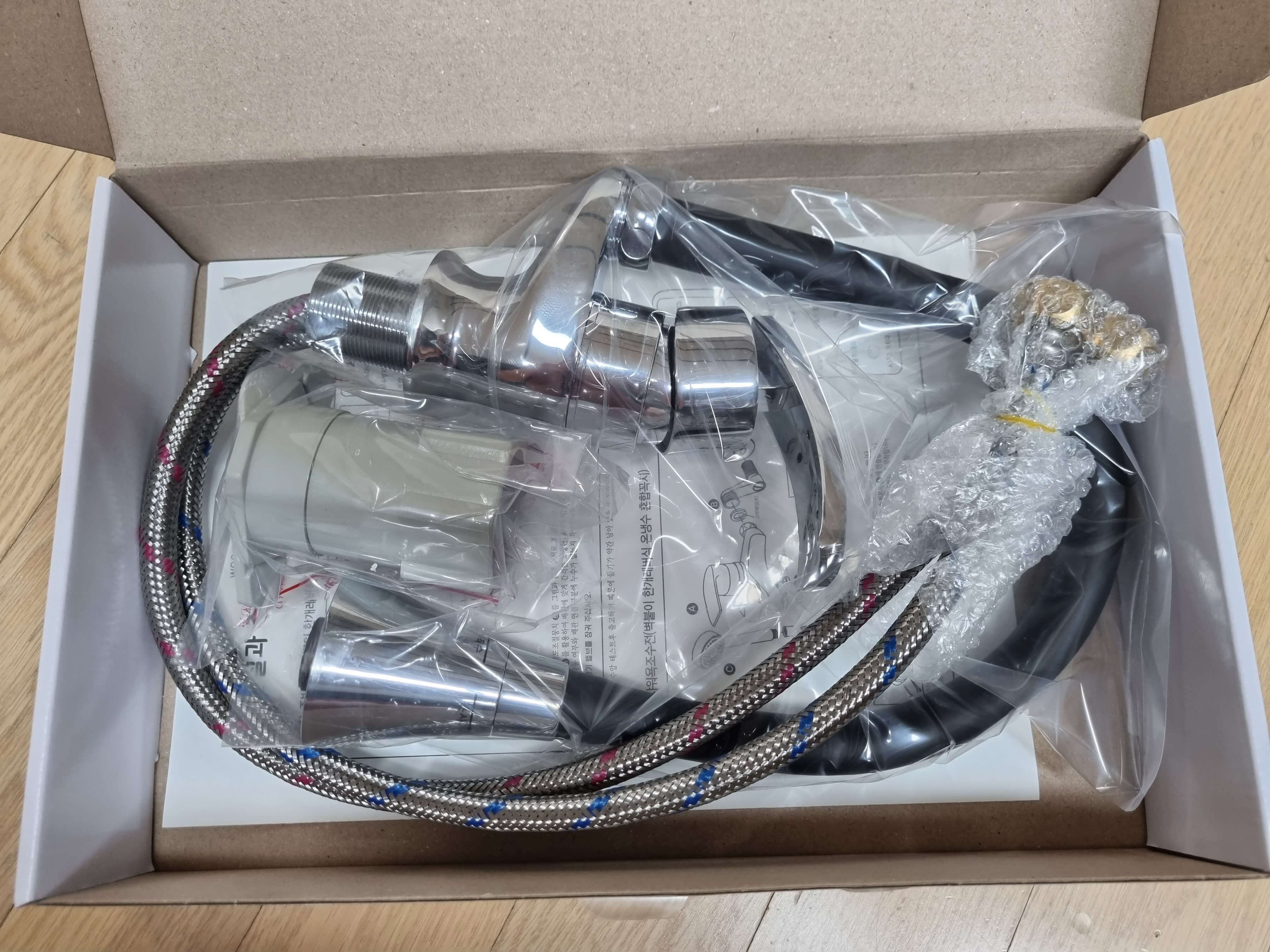 마트-싱크대-수전-사진