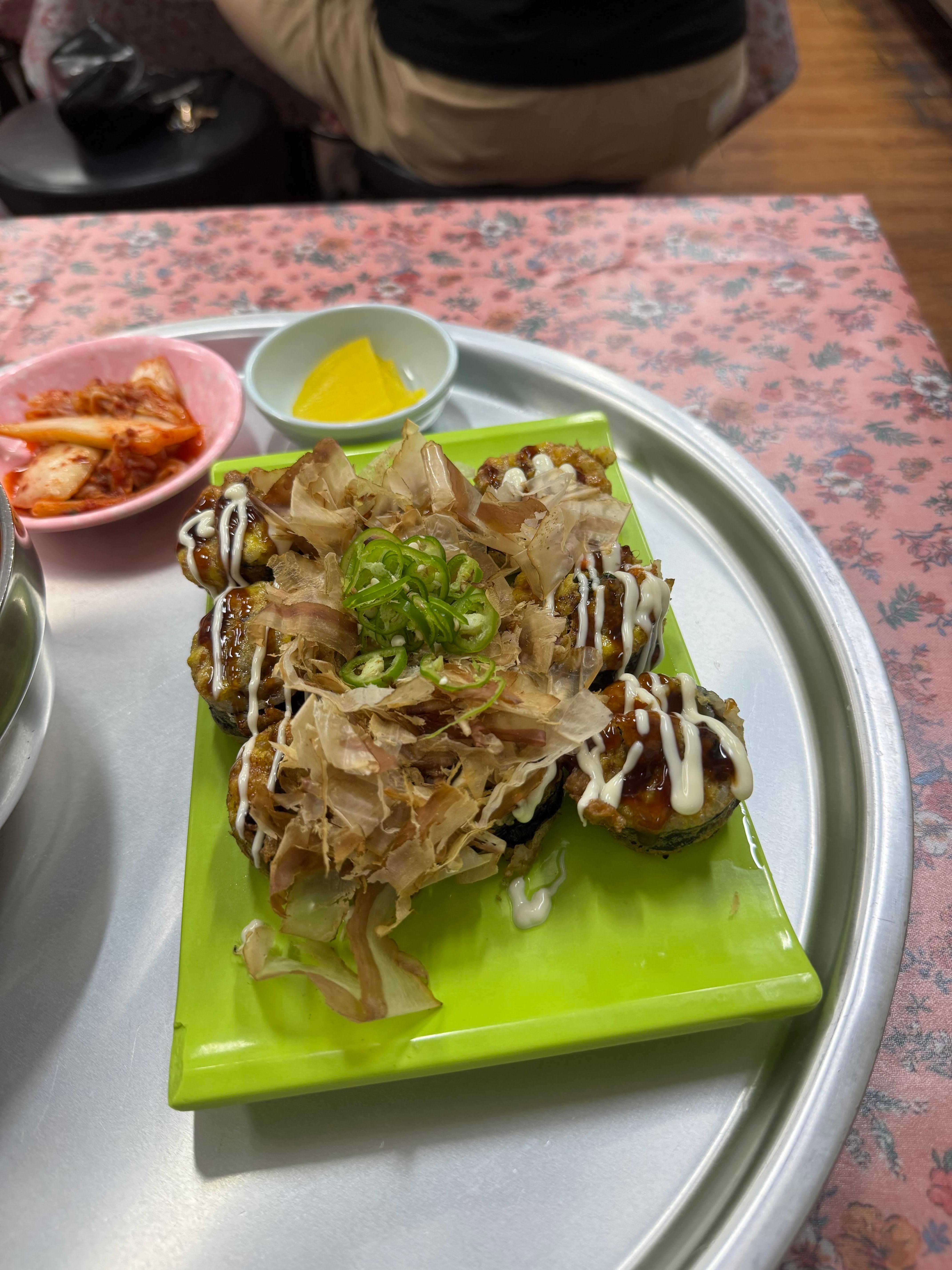 신서문김밥-대표메뉴-오꼬노미야끼김밥