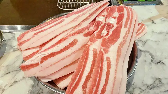 생방송 투데이 인천 연수구 옥련동 막 퍼주는 주인장 5&#44;900원 대패삼겹살 맛집