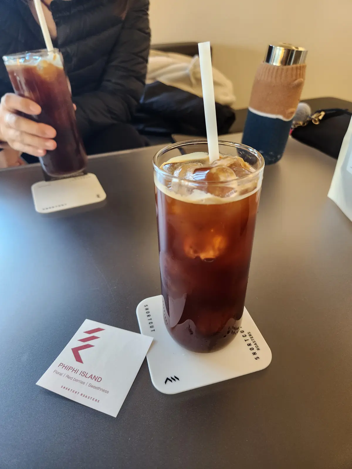 서울-근교-데이트-장소-추천-일산-성석동-숏컷로스터스-대형-카페-피피아일랜드-핸드-드립-아이스-커피