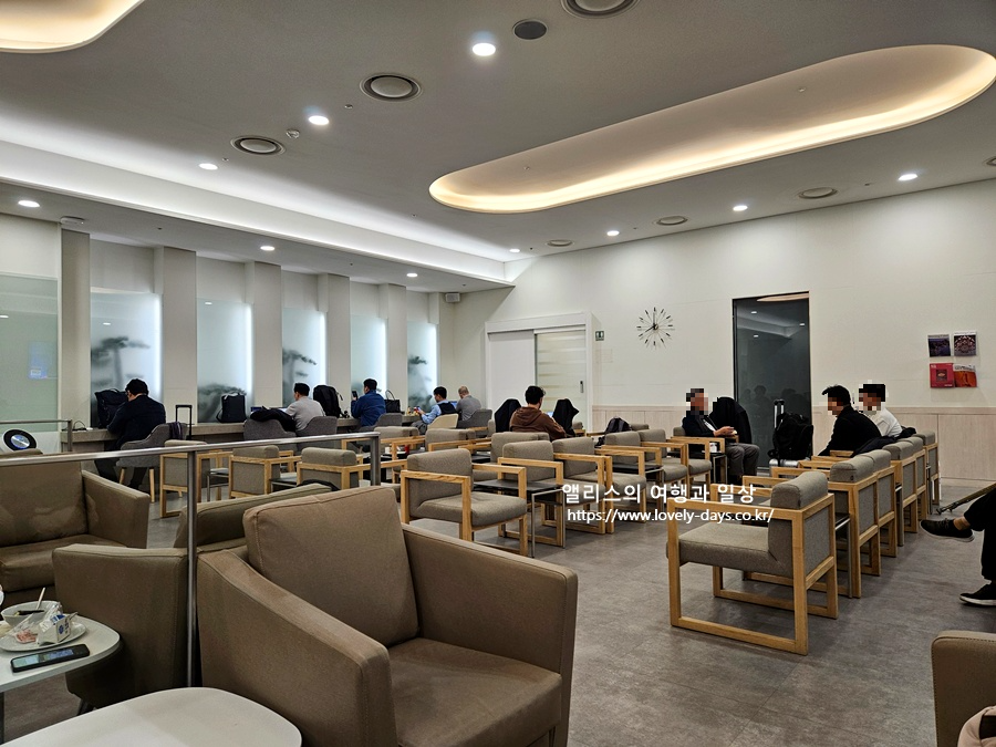 김해공항 국제선 대한항공(KAL) 라운지 운영시간 입장조건 메뉴 후기