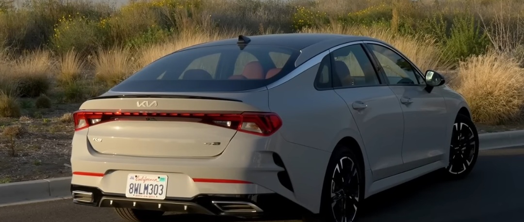 신형 K5 페이스리프트 예상도 위장막