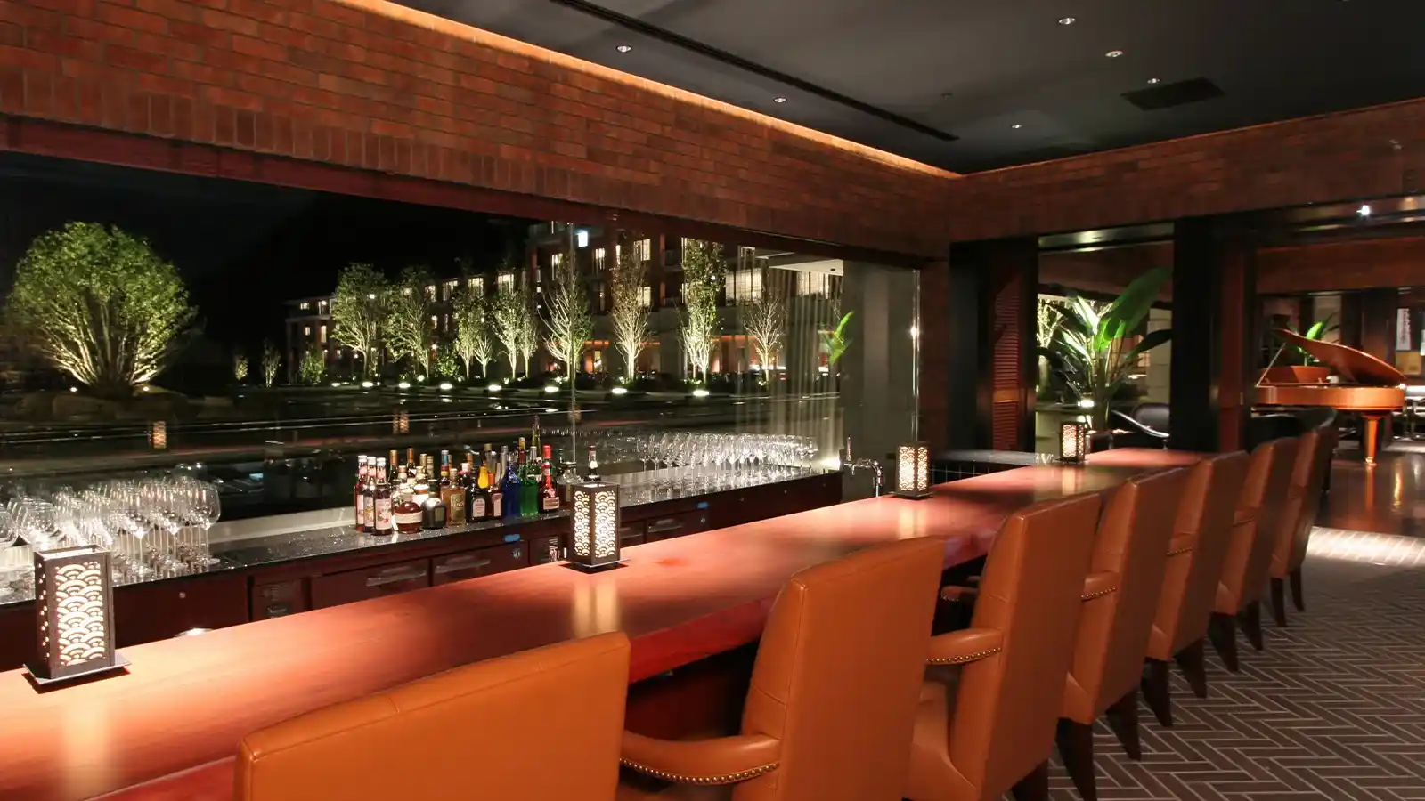 BAR CANTiNA