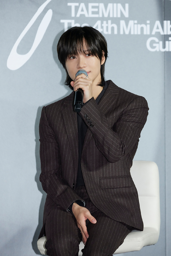 샤이니 태민이 30일 오후 서울 메가박스 성수에서 네 번째 미니앨범 &#39;Guilty&#39;(길티) 발매 기념 기자간담회를 열고 포토타임을 갖고 있다. [사진=SM엔터테인먼트]