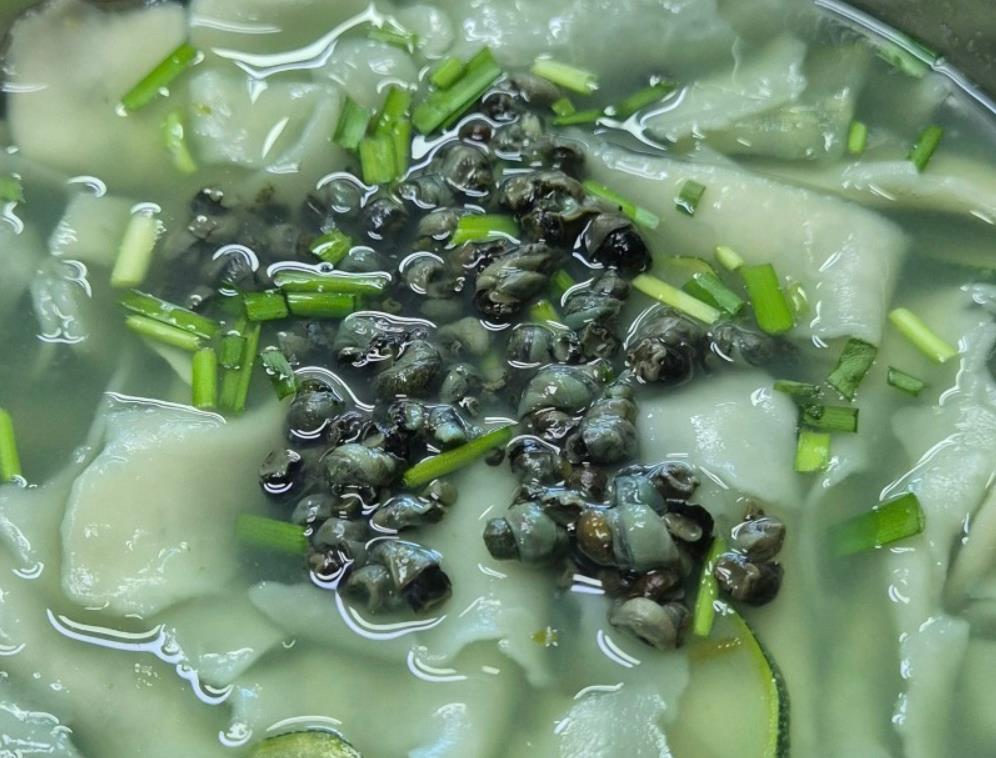 섬진강 다슬기가 풍부하게 올라간 동네한바퀴 임실 다슬기수제비