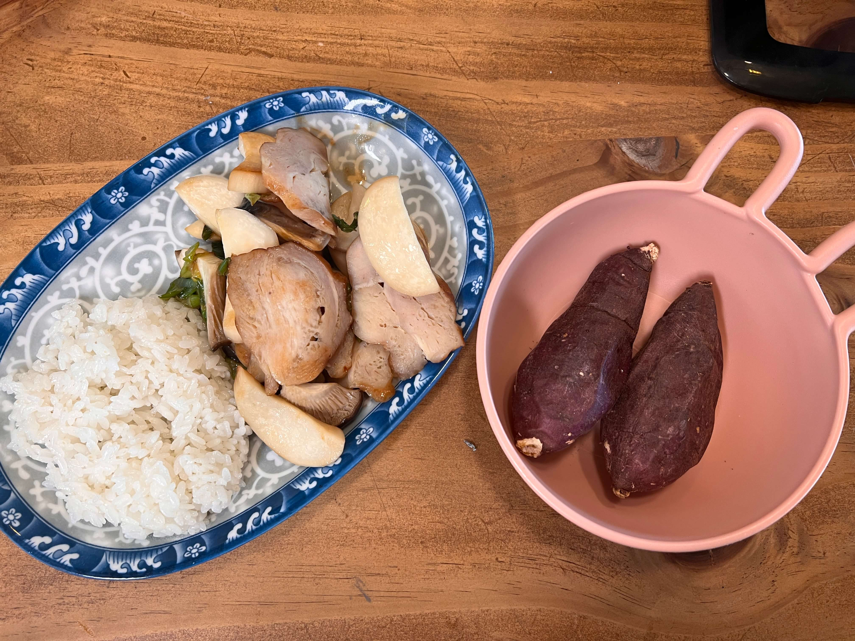 닭가슴살 새송이버섯볶음과 고구마