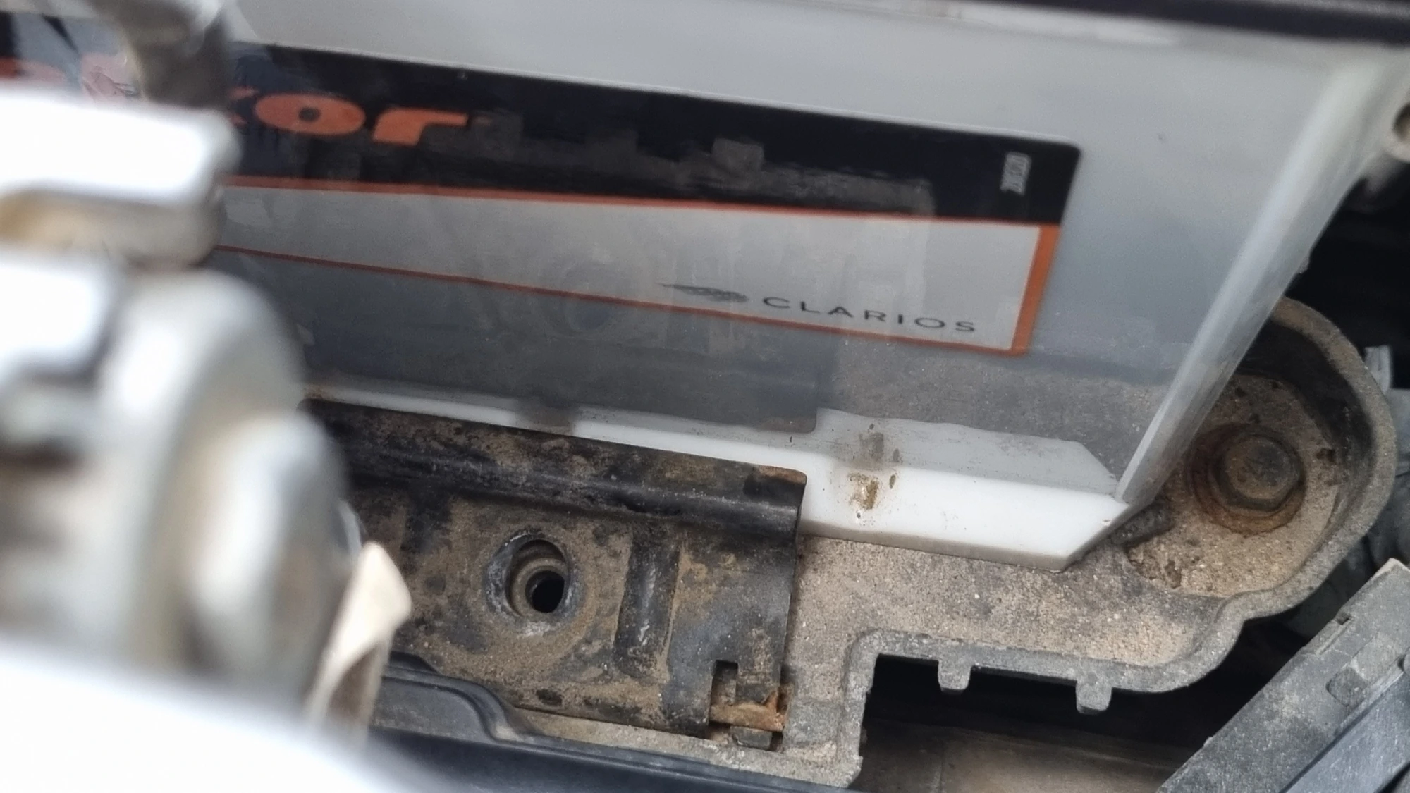 배터리 고정 장치 올린 모습