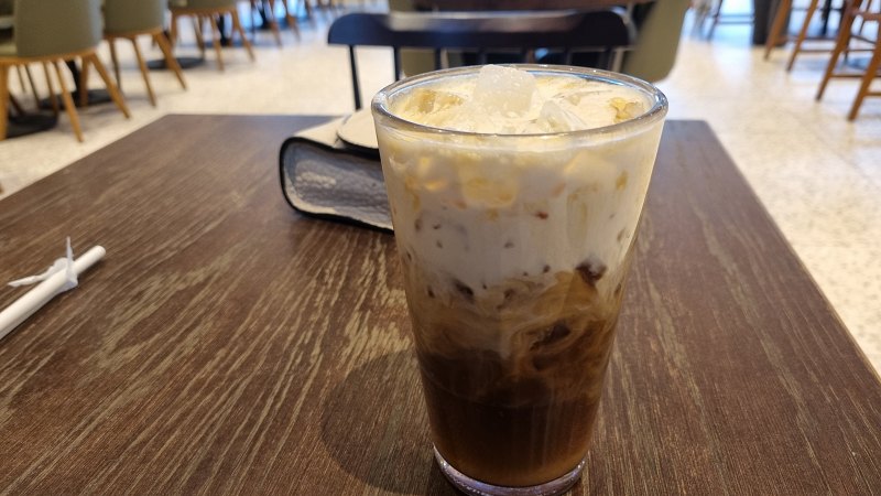 씨솔트 캬라멜 라떼