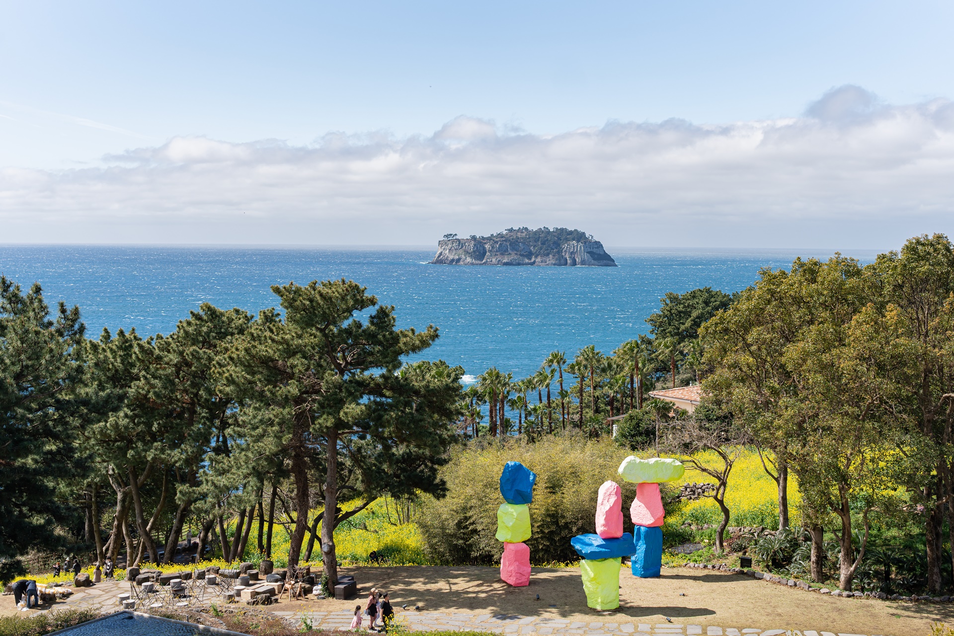 #JW가든 #JW메리어트제주 #댄싱두루미 #더플라잉호그 #아일랜드키친 #유채꽃 #제주사진 #제주여행 #제주유채꽃 #제주호텔