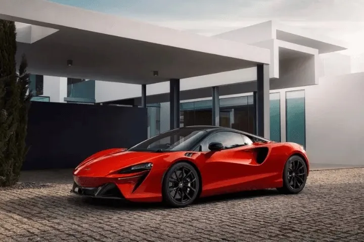 맥라렌 아투라PHEV