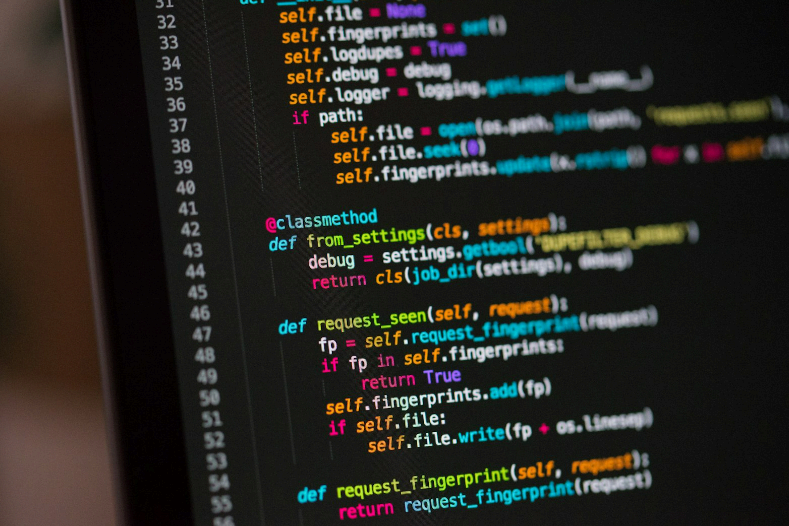 파이썬 코드 에디터 화면, 디지털 디톡스 자동화 스크립트 예시