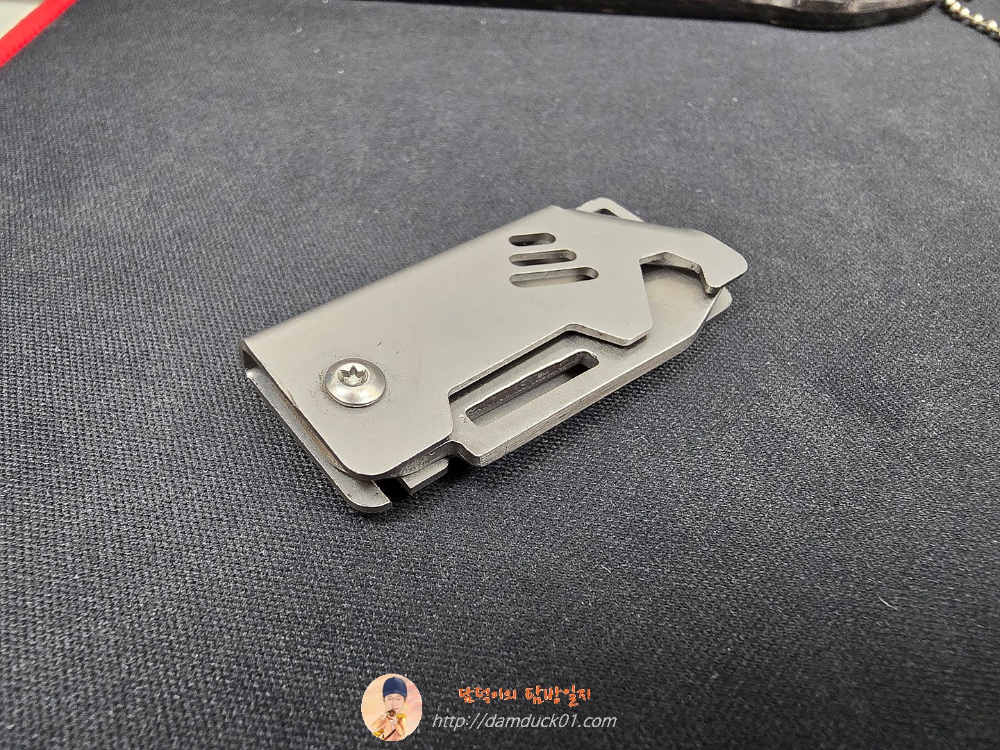 미니 접는 칼 스테인리스 스틸 상자 오프닝 칼 D2 강철 대포 휴대용 날카로운 접는 칼 키 교수형 체인