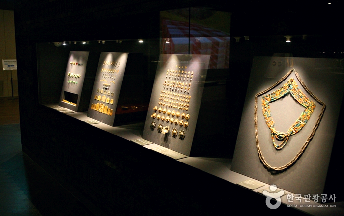박물관 내부에 전시된 보물