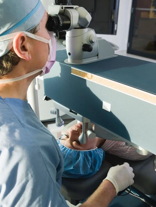 눈에 이물질이 낀것 같은 증상