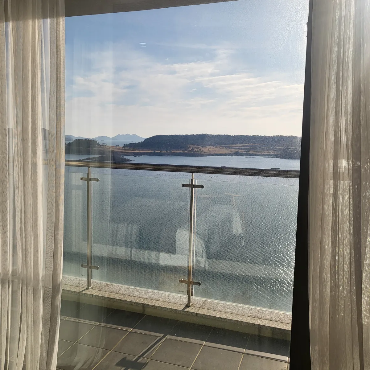 방-안에서-볼-수-있는-오션뷰