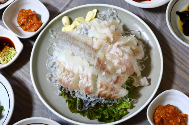 광어&middot;우럭회 &amp; 샴페인(Champagne) 와인 페어링｜청초한 바다의 살결과 섬세한 기포의 황금 궁합