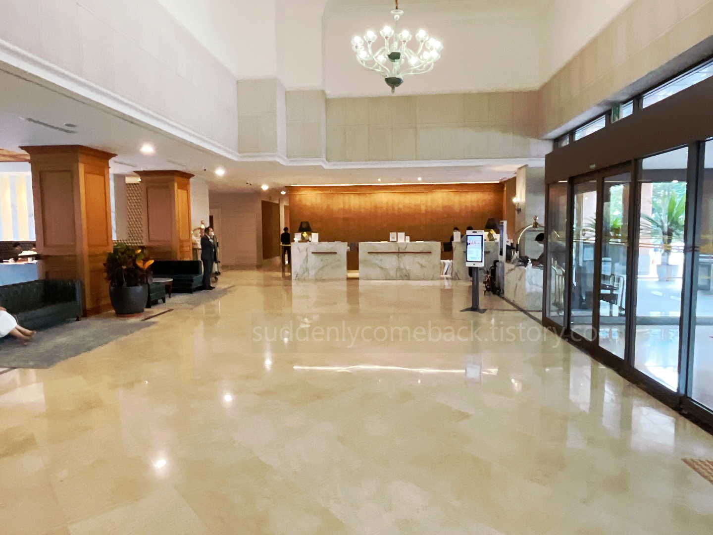 호텔-로비-대리석