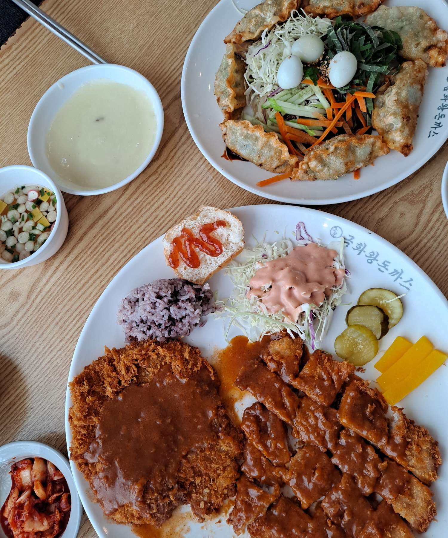 금화왕돈까스 전체메뉴 항공샷