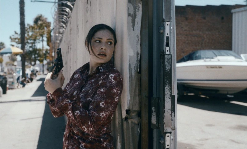 준 호킨스 역을 맡은 홀리아나 아이덴 마르테네스