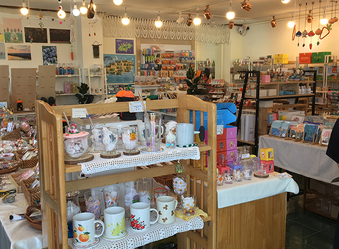 펠롱잡화점-내부