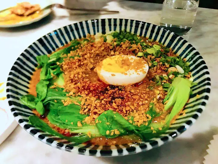 토요일은 밥이 좋아 토밥 국내산 사천 쓰촨식 비빔면, 고량주로 만든 특제 연태 칵테일 한남동 이태원 김종민 박명수 노사연 찐 단골 맛집 추천 토밥즈 방송정보