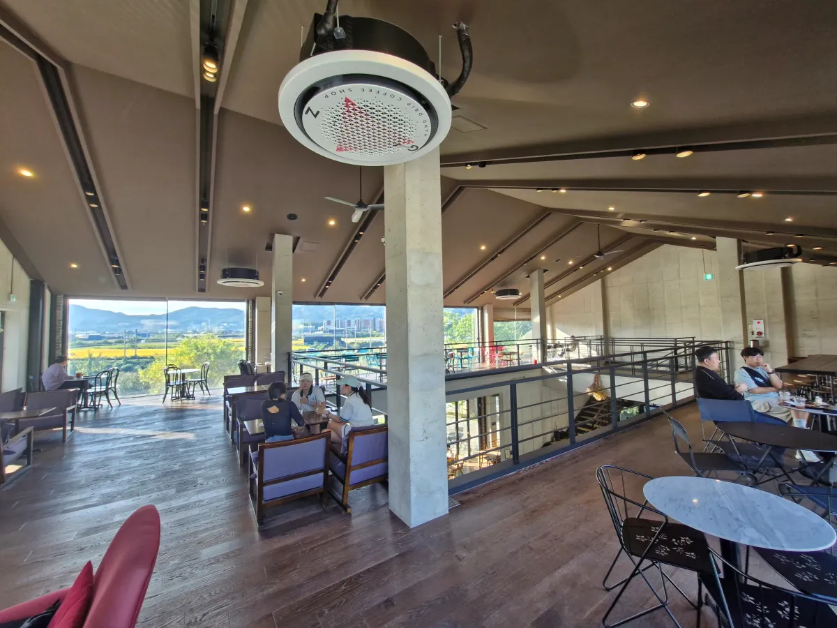 2층에-올가가서-본-매장-내부