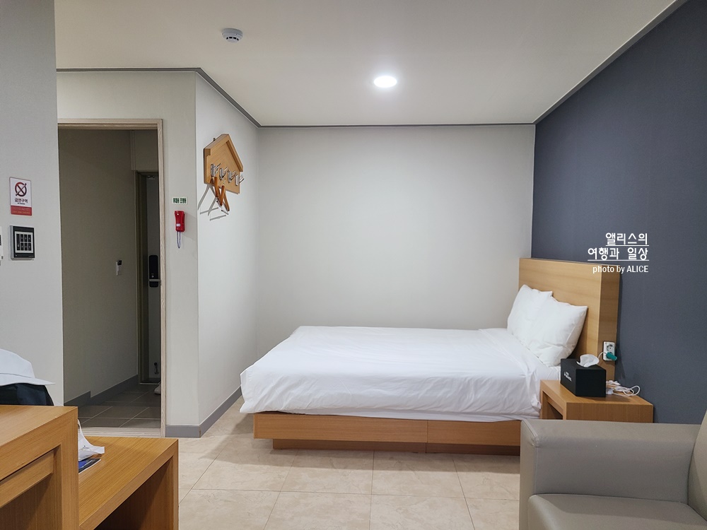 국내 온천여행 수안보 스파 호텔 더블룸 직접 지내보니 넓은 욕조 프라이빗 온천 가족탕