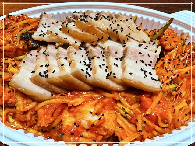 강릉 포남동 맛집 아구찜 위에 돼지고기 수육(삼겹살)이 올라간 수구찜