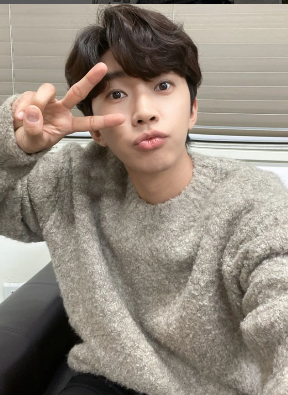 모래 알갱이-임영웅 뮤직비디오 듣기