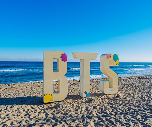 맹방해수욕장-BTS조형물