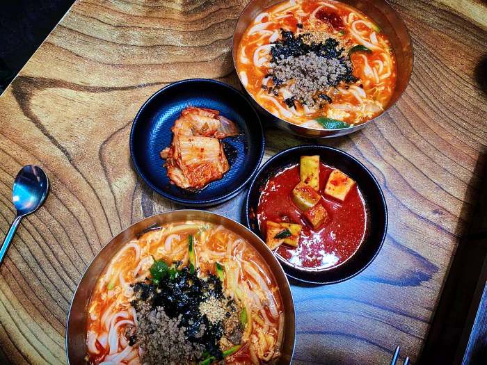 김창옥 전참시 윤두준 줄서는 칼국수집 장칼국수 강릉 맛집