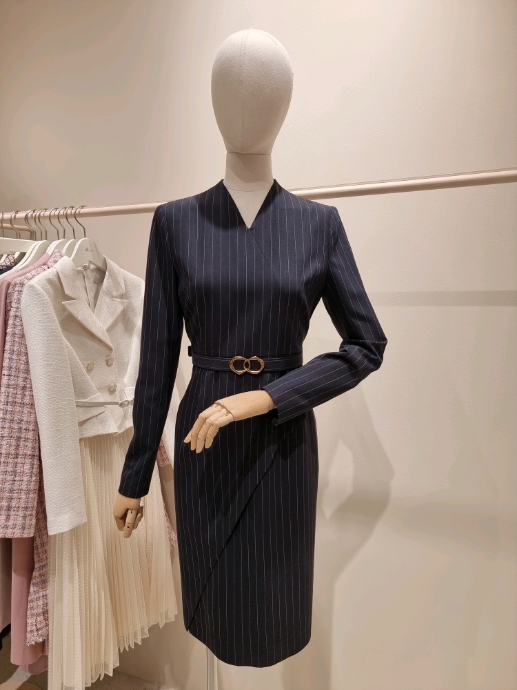 JJ지고트 사선 슬릿 H라인 원피스 GLAA0OP18