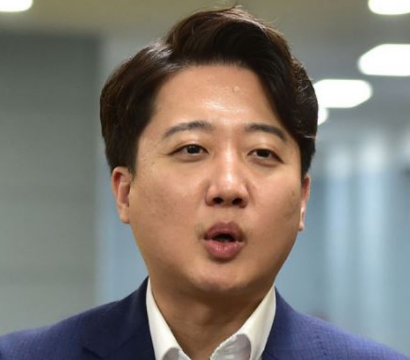 진은정 대외활동 이준석 전 대표 반응