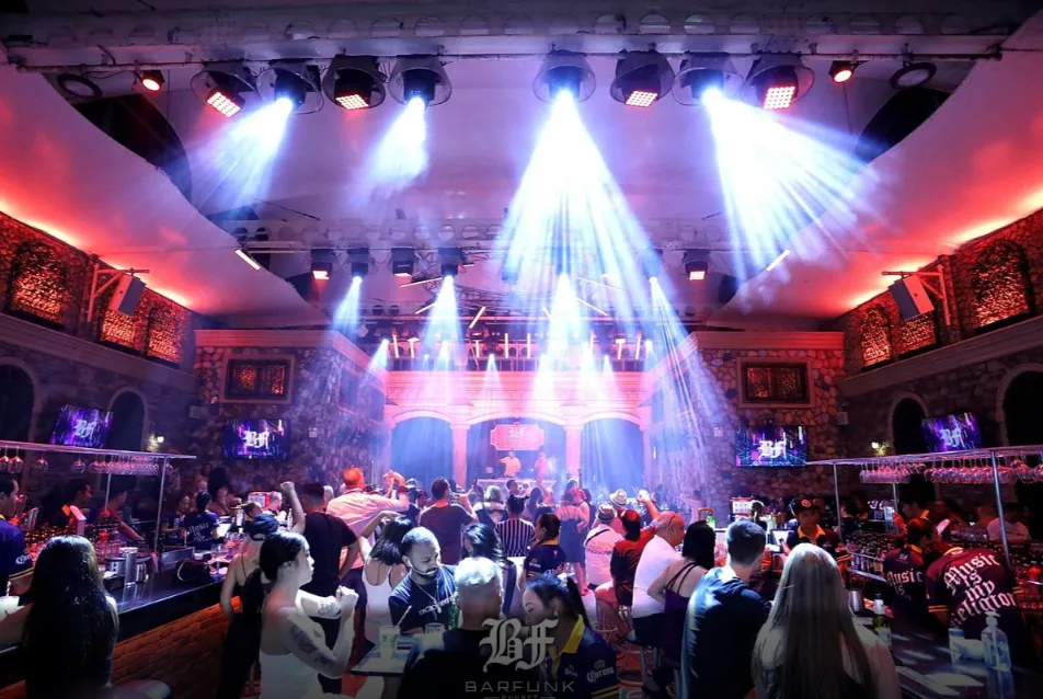 빠펑크(Barfunk Phuket)