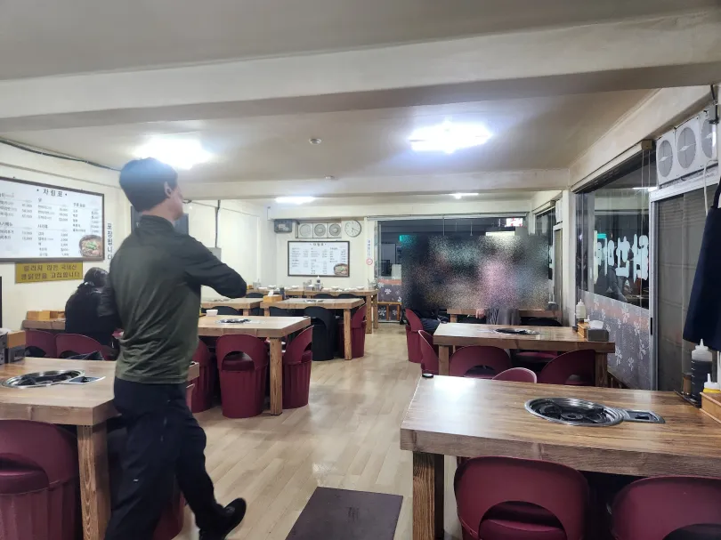 공릉닭한마리-전문점-내부