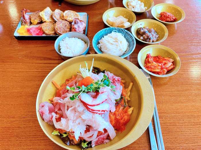 생방송 오늘저녁 인천 을왕리 속초식 제철 생선회 사골육수 물회 맛집