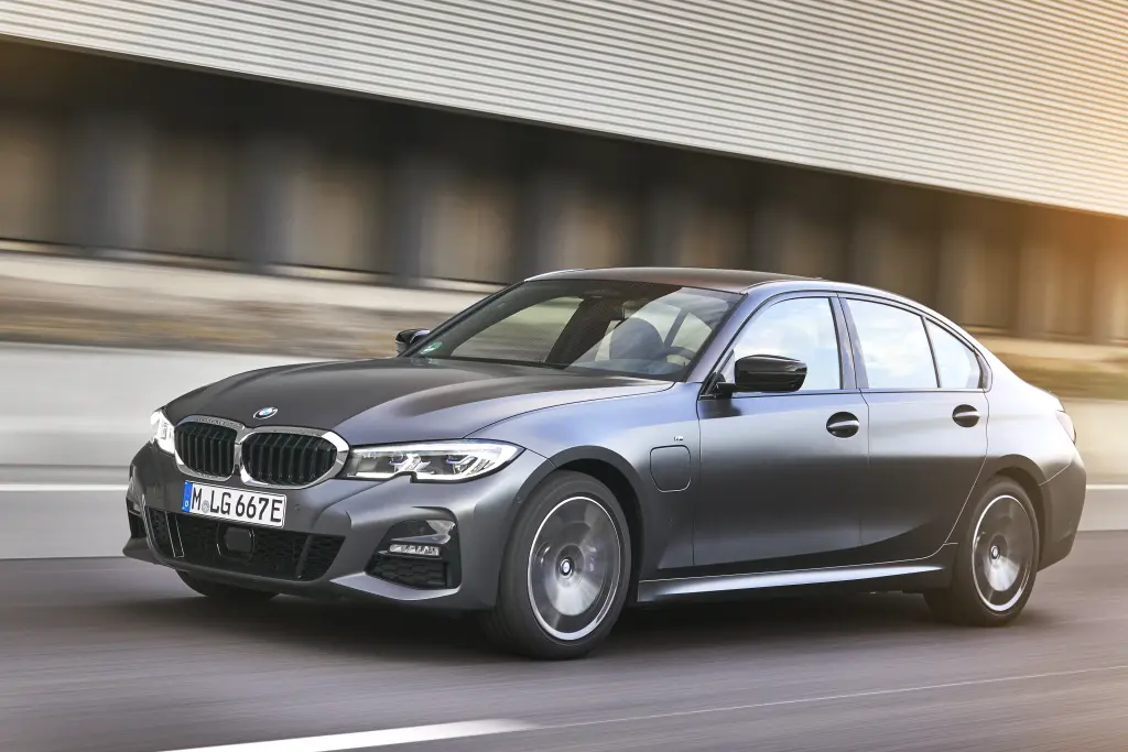 2022 BMW 320e 실구매가 모의견적 연비 실내 디자인 인테리어 총정리