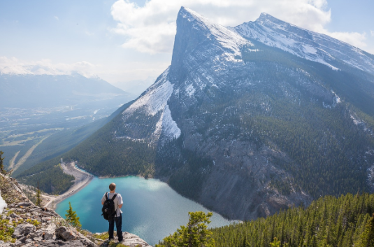 최신 해외 여행 트렌드 (럭셔리, 배낭여행, 가족여행)