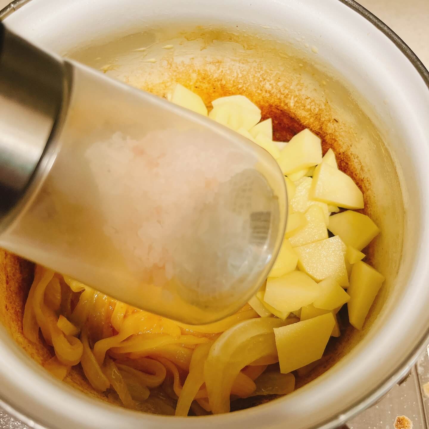 양파는-카라멜라이징-시켜주세요