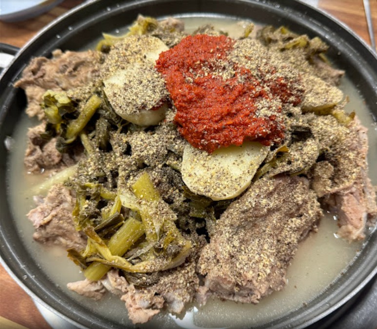 양이 넉넉하고 실한 고기가 식욕을 자극 합니다