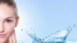 보습&rsquo; 하나로 젊어질 수 있다고? 피부 장벽이 노화를 결정짓는 과학적 이유