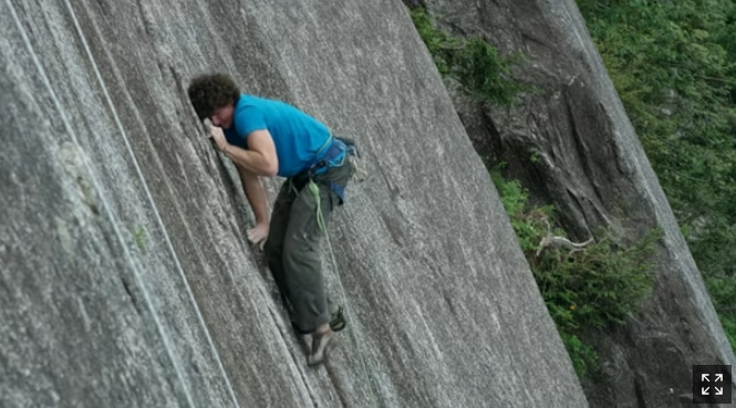 목숨을 담보로 잡은 산행은 타당한가....천재적 산악인들의 죽음의 피안에서 VIDEO: Film: The Alpinist and Free Solo