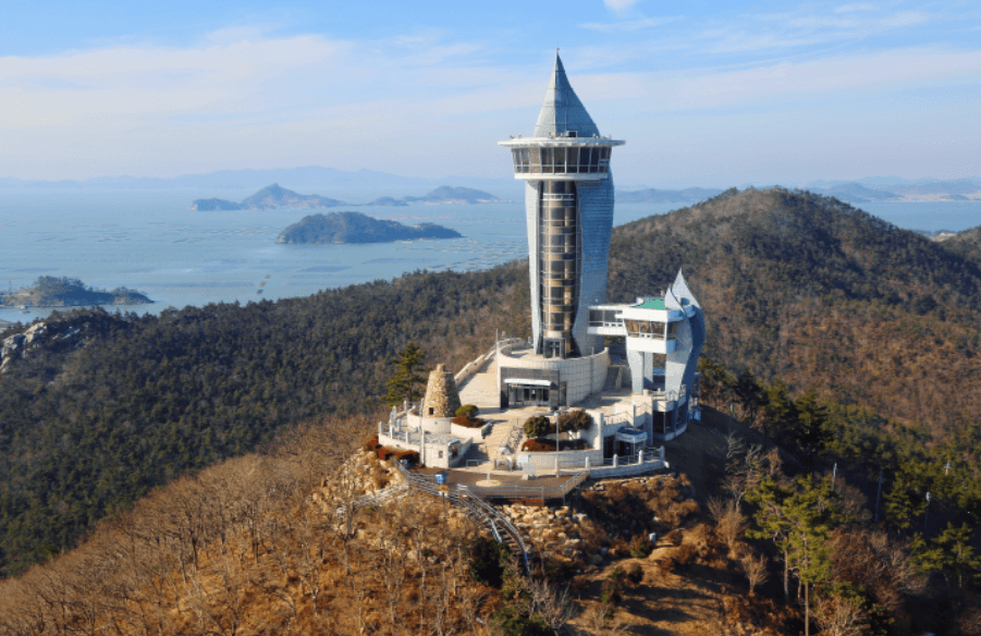 땅끝전망대 (한반도 최남단의 웅장한 바다 조망)